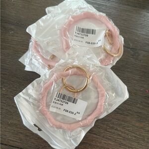 Pink bangle keychain 6pk